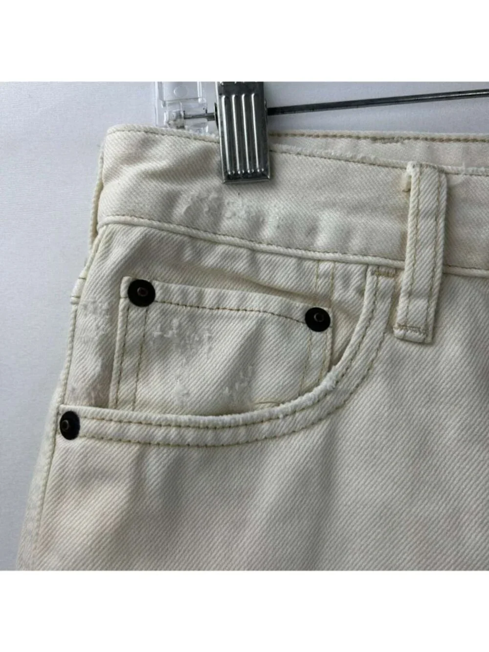 We The Free Shorts Women's Size 26 Cream Jean Denim Distressed Raw Hem Pockets